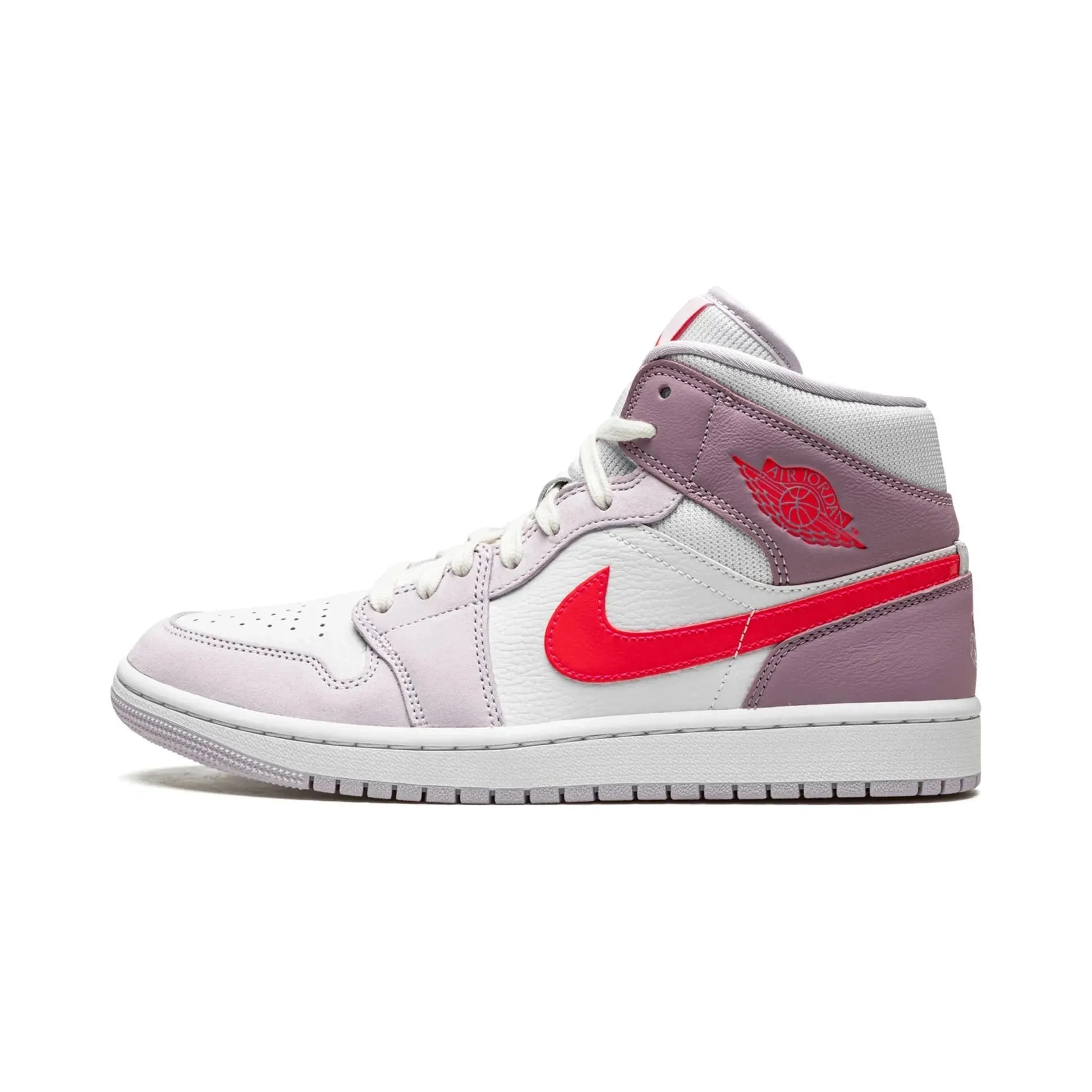 Air Jordan 1 Mid "Valentine’s Day 2022"