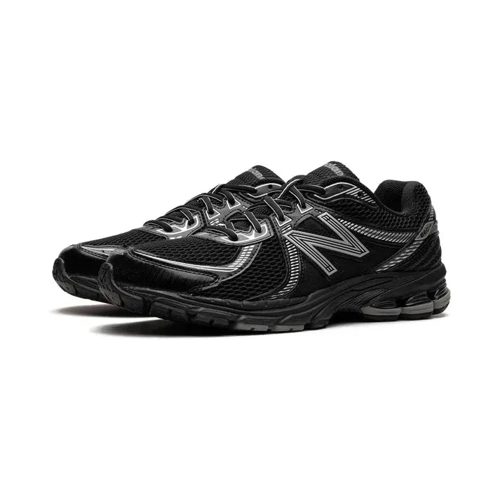 New Balance 860 "Black Silver"