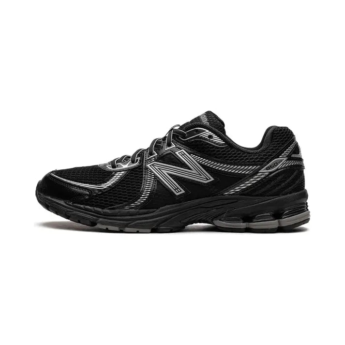 New Balance 860 "Black Silver"